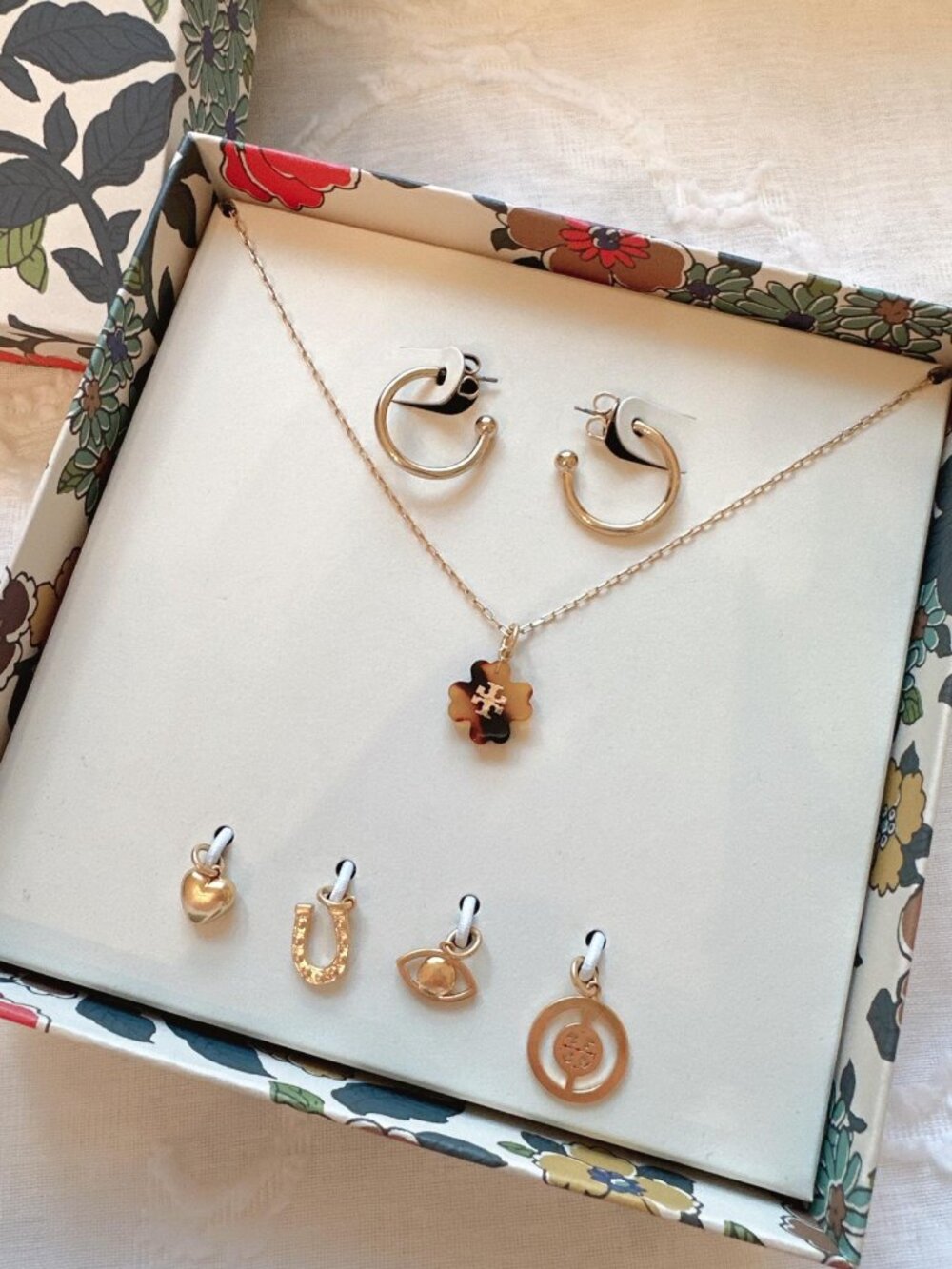 NWB Tory Burch Necklace And Hoop Charm Gift Set